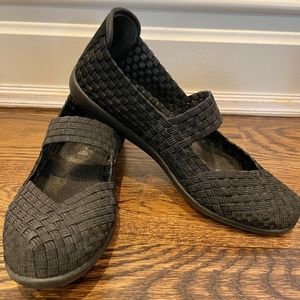 Steven by Steve Madden flats sz7